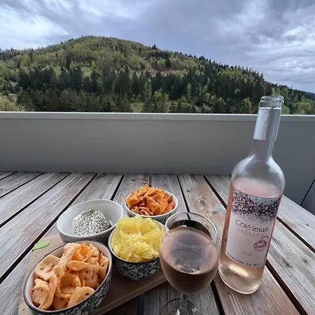 Le Balcon - *
